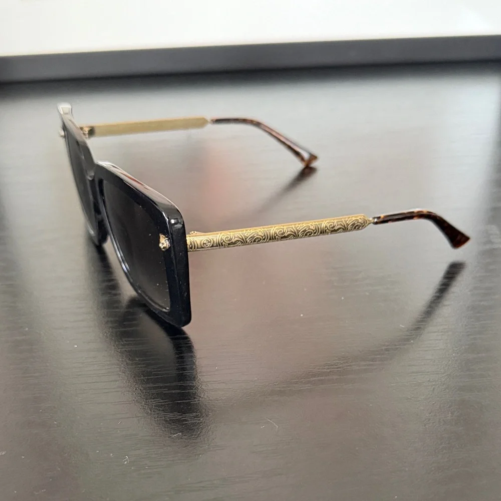 Gucci Women’s Black Rectangular Sunglasses with Pink Case
